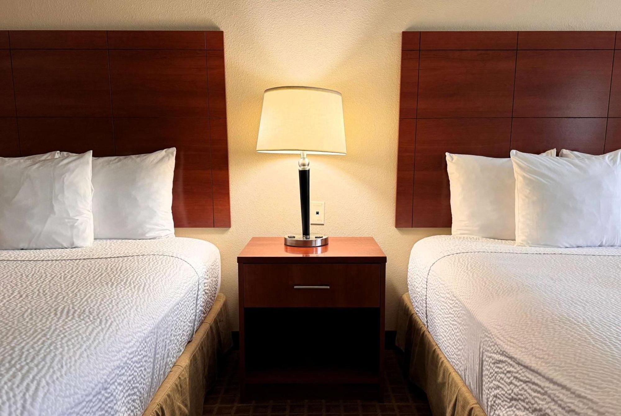 מלון Ramada By Wyndham קולג' סטיישן מראה חיצוני תמונה